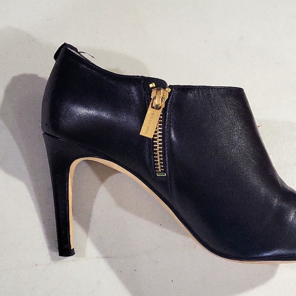Michael Kors Sammy Ankle Boot Zip Heels Bootie Black Leather - Picture 4 of 5